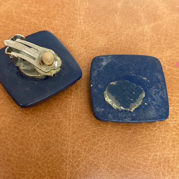 1950s navy square early lucite clip earrings as is. - Picture 3 of 3